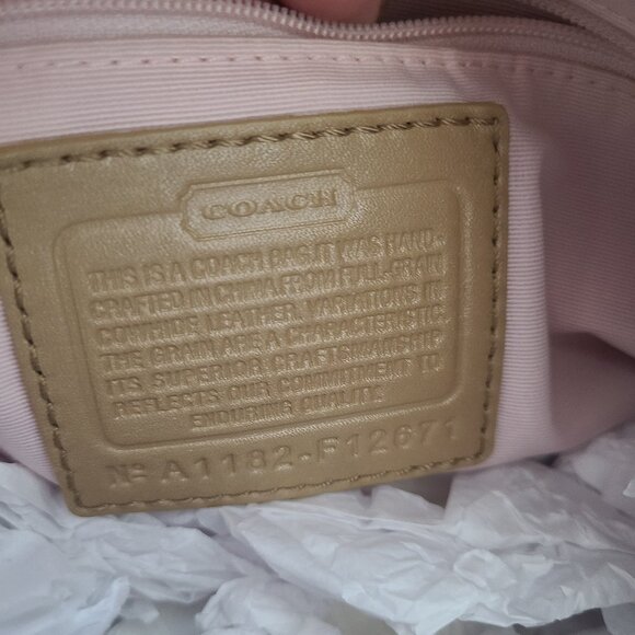 Mint Condition Y2K COACH Beige/Pearl Metallic Full Grain Leather  Shoulder Bag - Picture 10 of 10